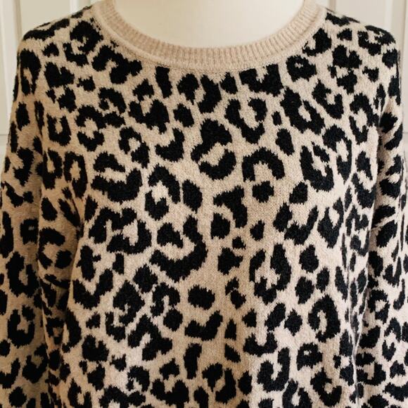 Sincerely Jules Sweater Leopard Animal Print Crew Neck Fuzzy Soft Large NEW - Picture 3 of 11